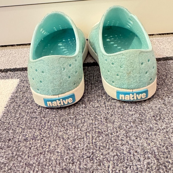 Native Shoes Kids Water Shoes in Aqua and White - Picture 3 of 5